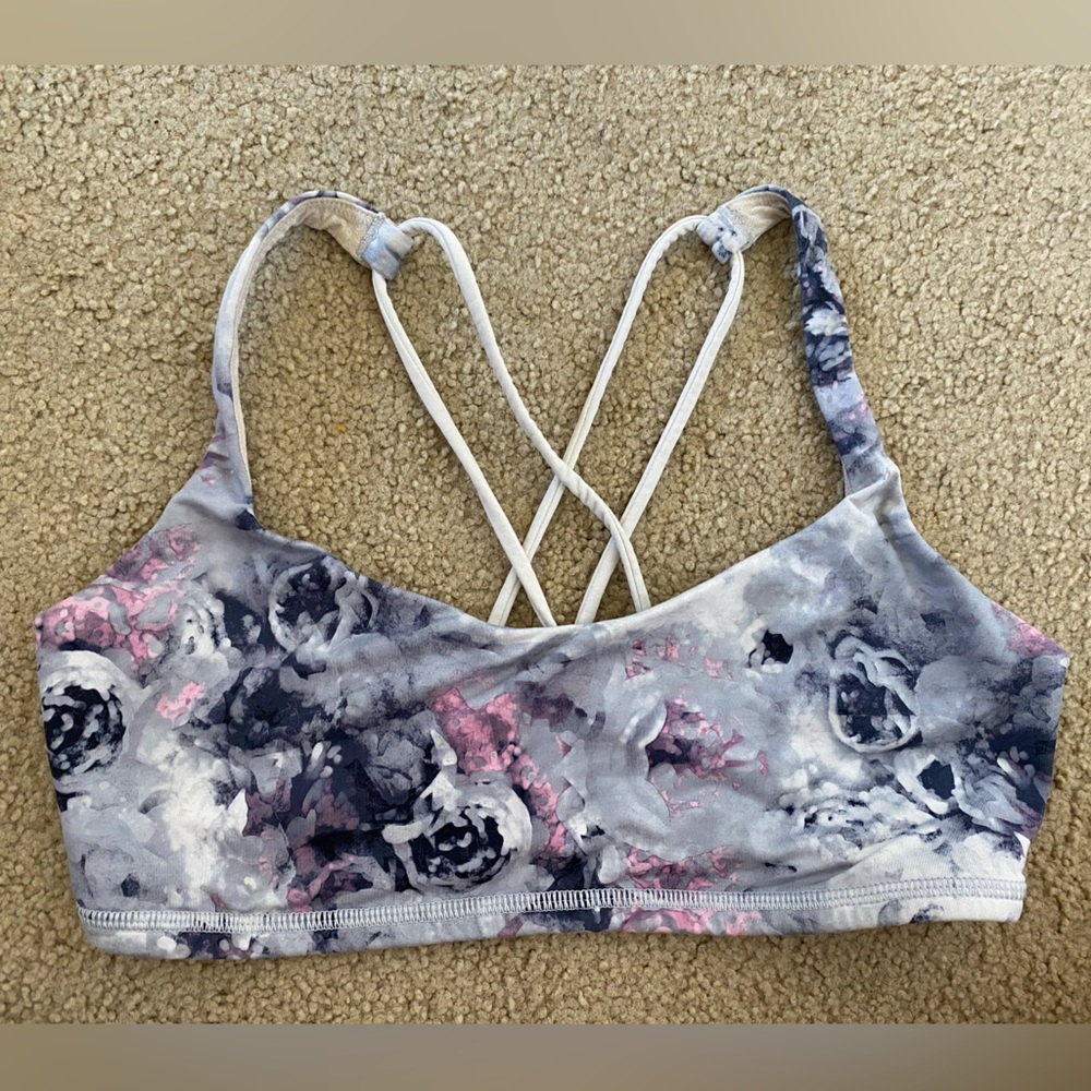 Lululemon, free to be sports bra, size 8, excellent condition